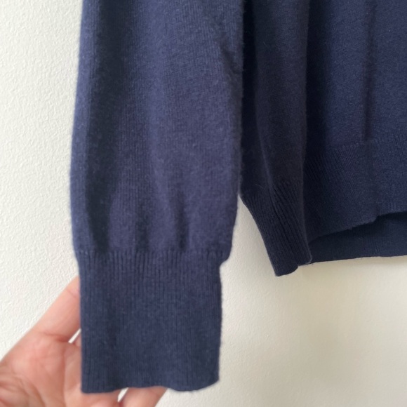 Brooks Brothers Pure Cashmere Navy V-neck Sweater Size M - Picture 3 of 7